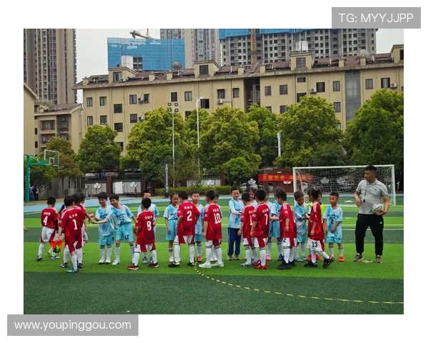 足球竞技真人对战：体验最真实的线上足球比赛乐趣与技巧分享